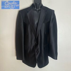 Circle S Western Blazer 42L Gently worn 100% polyester satin texture with velvet